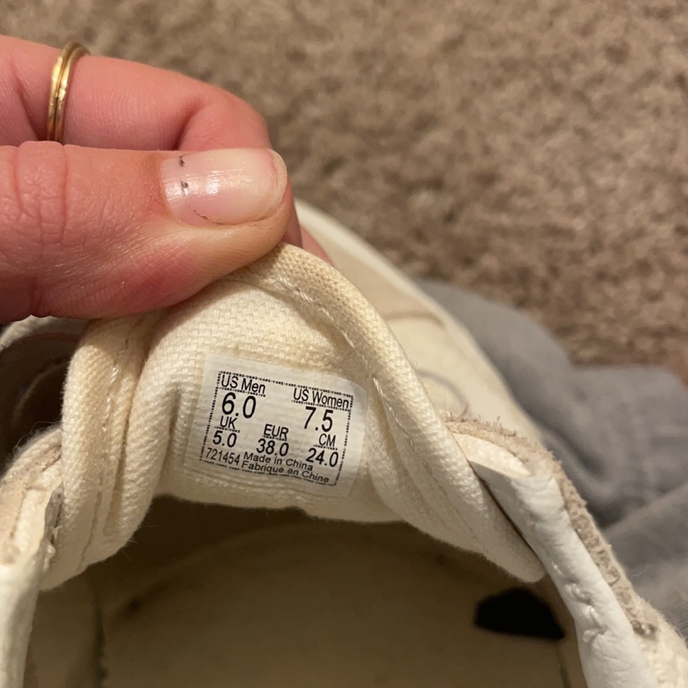 Vans - Picture 4 of 4